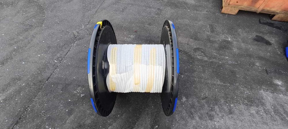 Szpula kablowa plastikowa Ø32 cm