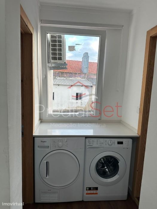 Apartamento T3 Duplex Mobilado - Arrendamento-Centro histórico Setúbal