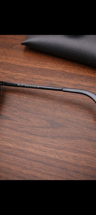 Óculos de Sol Preto Estilo Ray-Ban – Novo / Excelente Estado