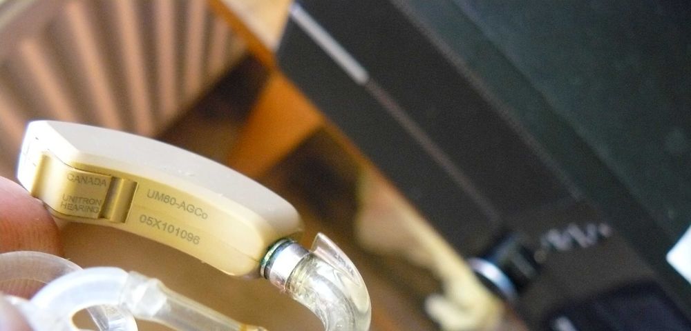 Aparat słuchowy douszny Unitron nowa bateria Canada