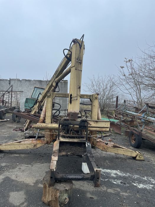 Продам погрущик до тракторів