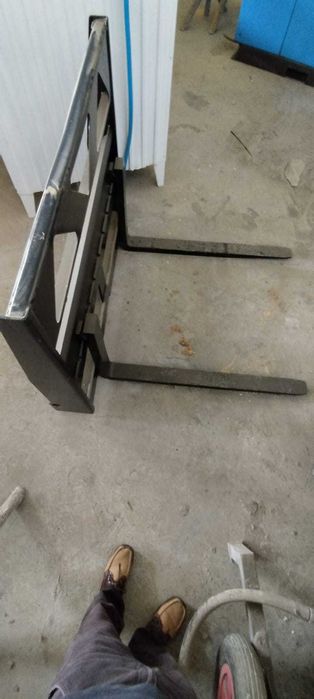 Porta Paletes e acessórios para Bobcats , JCB 1 CX e outras