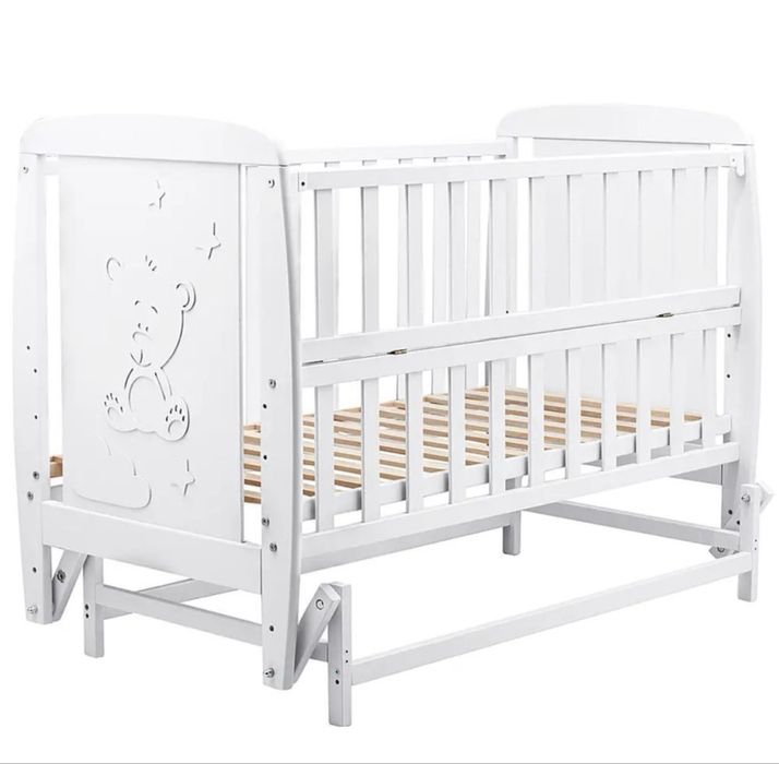 Терміново продам кроватку дитячу з маятником