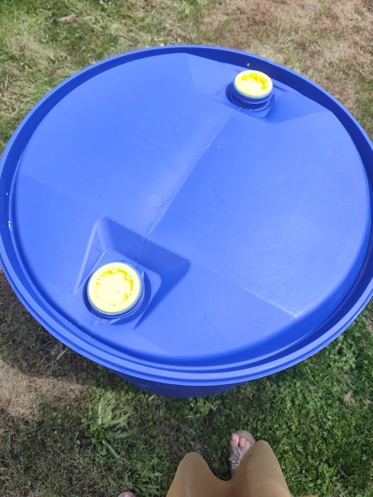 Solidne beczki plastikowe,200l,