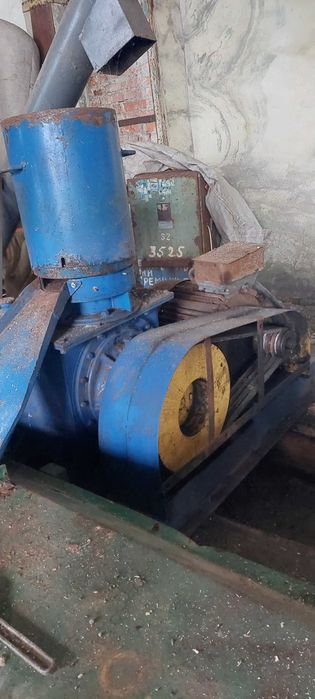 Гранулятор із плоскою матрицею діаметром 325мм