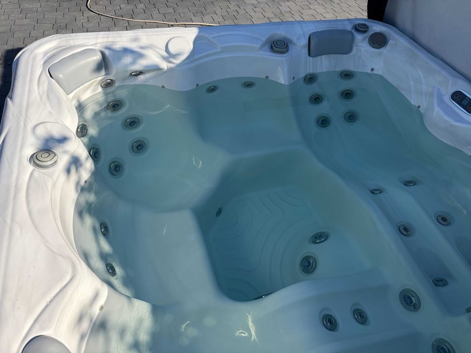 Jacuzzi Wellis Pluto Całoroczne Balboa Wanna Spa
