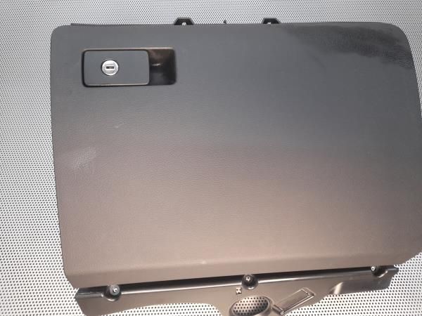 Porta luvas VOLKSWAGEN Passat (3C2)