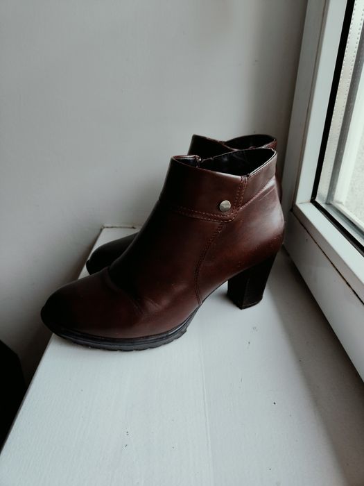 Bordowe botki, rozmiar 38