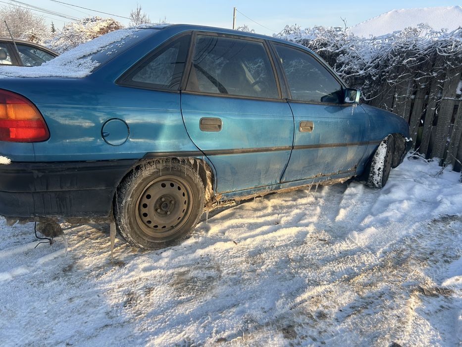 Продам Опель астра F 1.8 моно 1993року