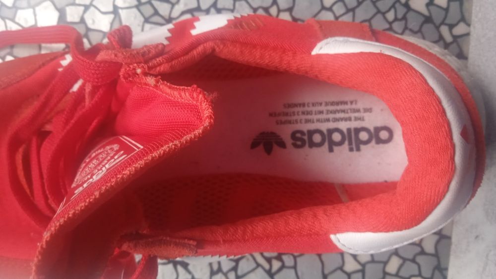 Чоловічі кросівки