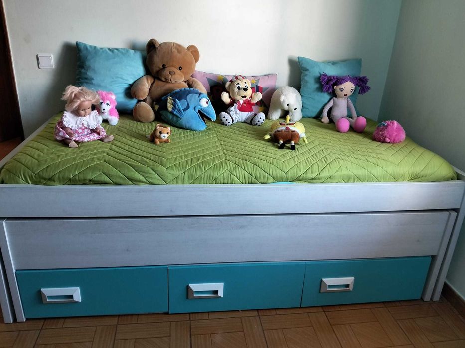 Vende se cama semi nova
