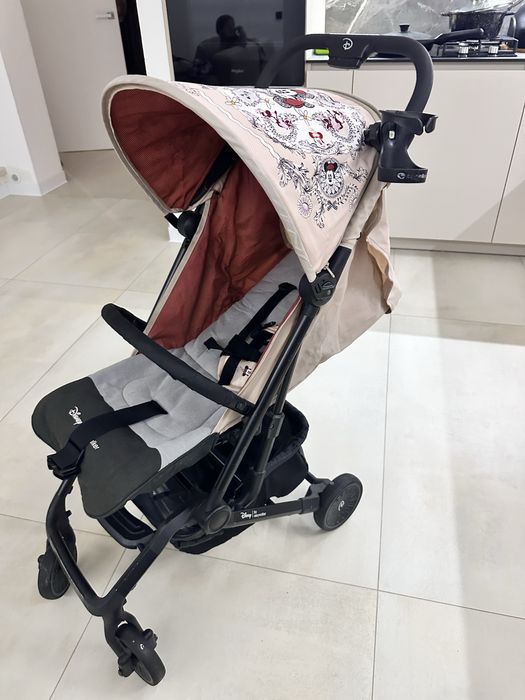 Прогулянкова коляска