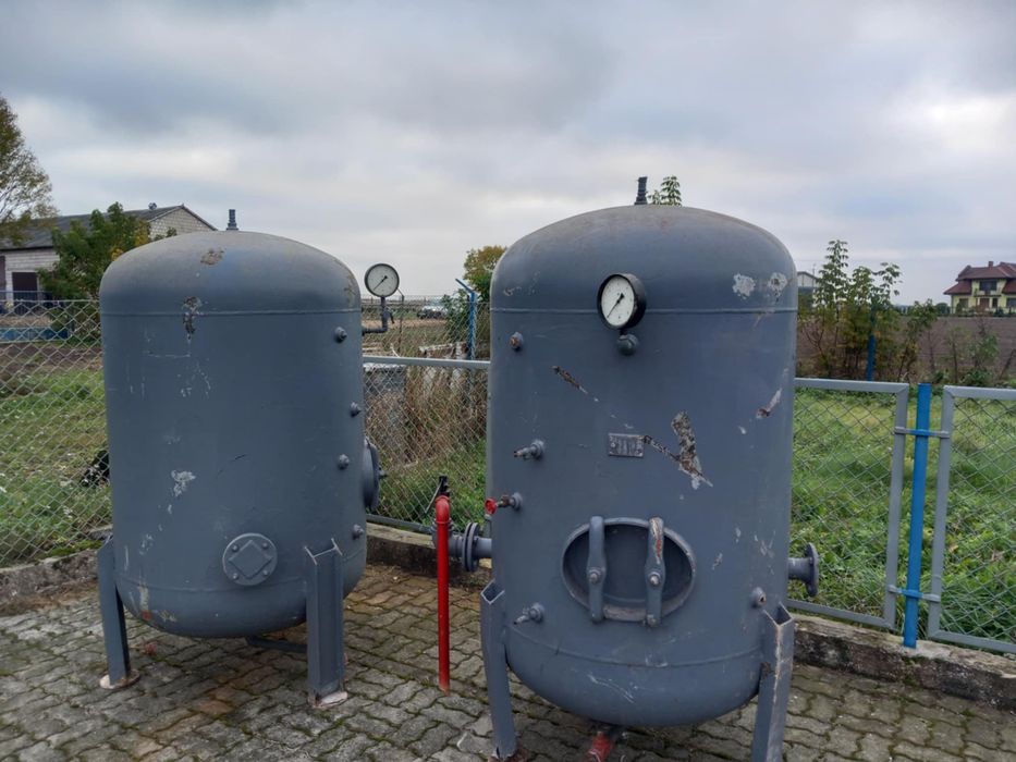 Sprzedam hydrofory po 1000 l 2 sztuki