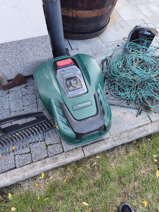 Robot koszący parside