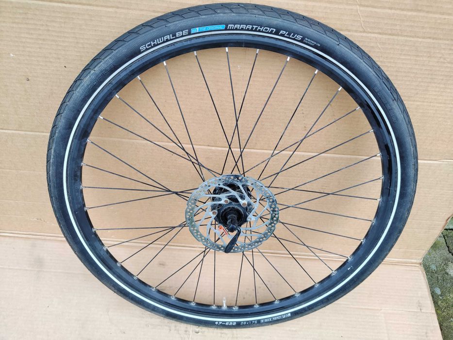 PIĘKNE przednie koło 28",dynamo,tarcza, opona SCHWALBE