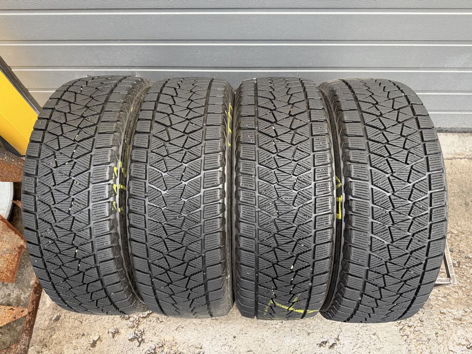 Шини зимові R17 225 60 Bridgestone Склад Осокорки RLX