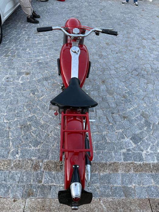 Mota última Lyon 125