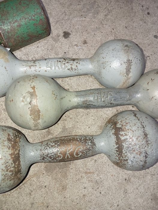 Hantle z epoki PRL  4,4,5 kg