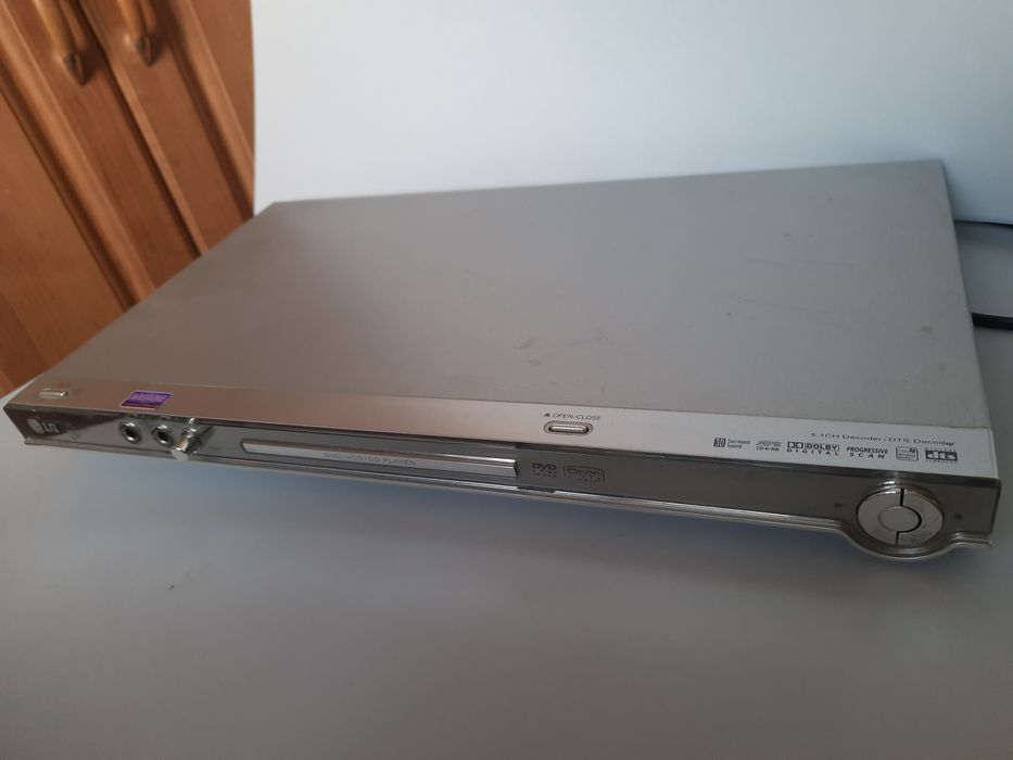 DVD-плеєр LG  DK589XB