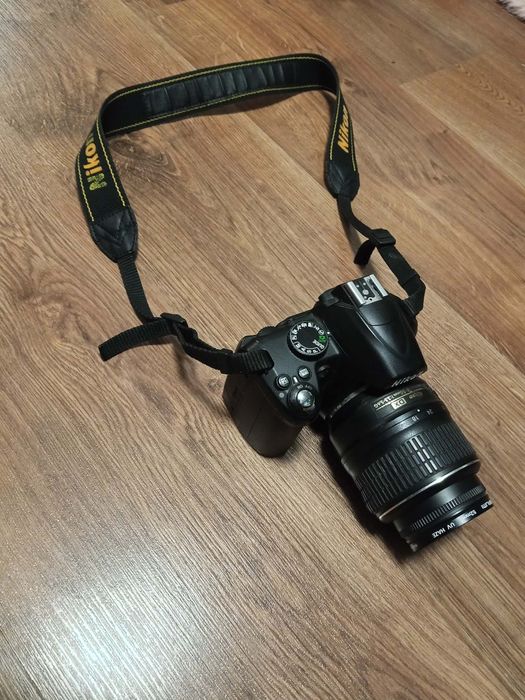 Nikon D 3000 + 18-55 mmVR  bdb stan plus obiektyw