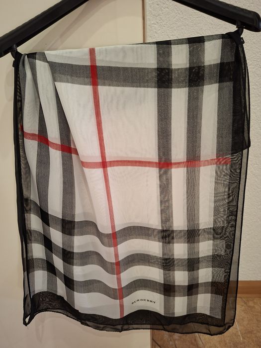 Burberry szalik logowany