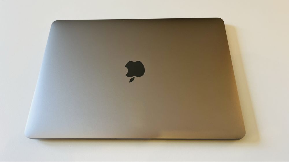 MacBook Pro 13” 2020 i5 16GB 4 Thunderbolt Excelente Estado