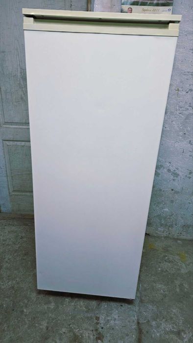 Рабочий надёжный холодильник, 1- камерный. для дачи.