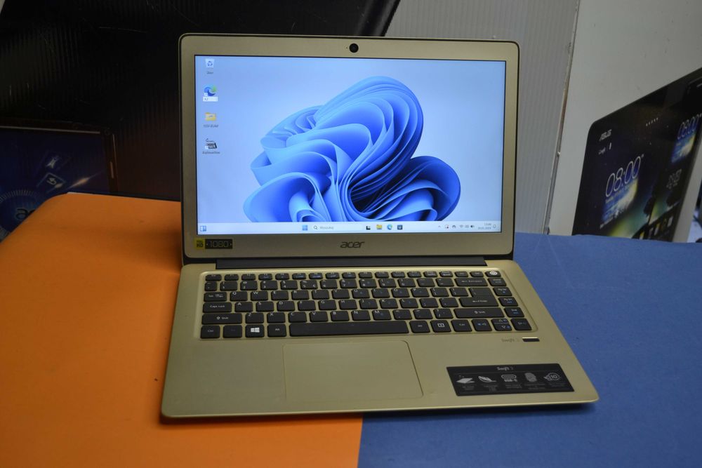 Laptop ACER SWIFT 3, i7-6500U, 256SSD, 8gb 14cali FHD
