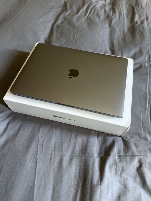 Macbook pro 2022 M2 256Gb