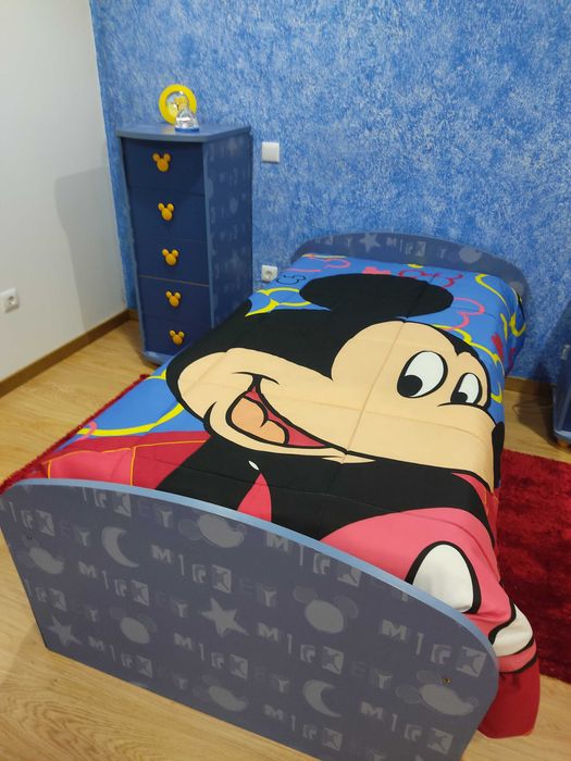 Quarto completo de rapaz Mickey