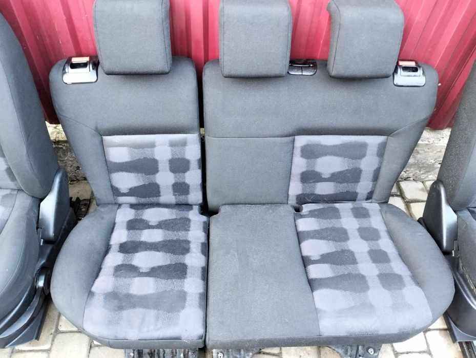 Комплект автомобільних сидінь