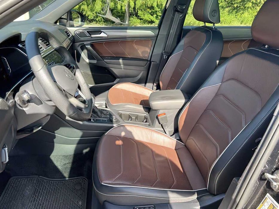 Volkswagen Tiguan SEL R-Line 4Motion      2024