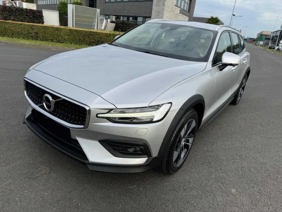 Volvo V60 Cross Country T5      2020