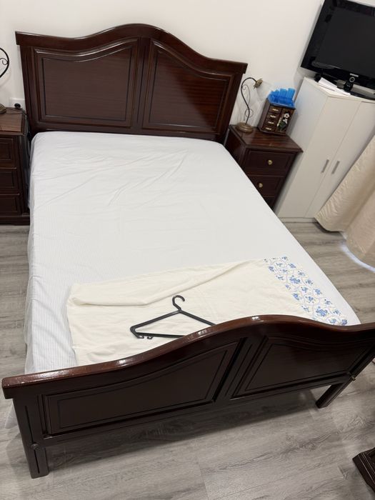 Cama  madeira maciça