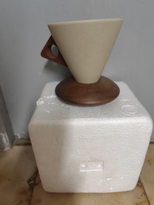 Caneca design em barro