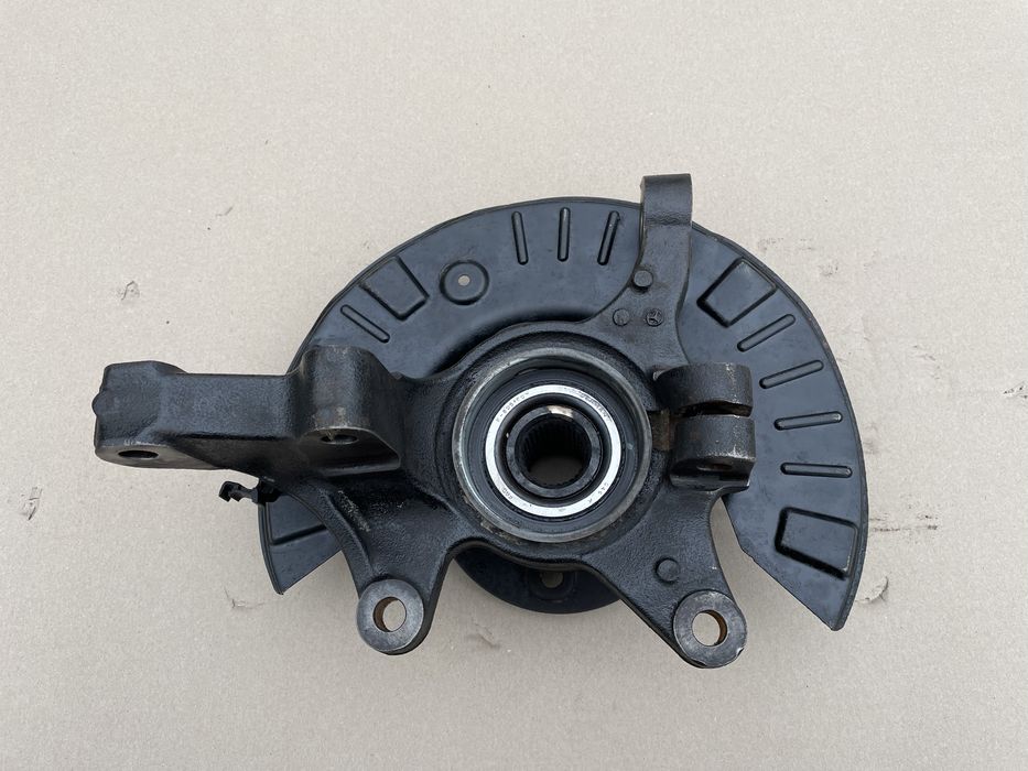 Ступица цапфа передняя на полный привод 4х4 на VITO-VIANO W639