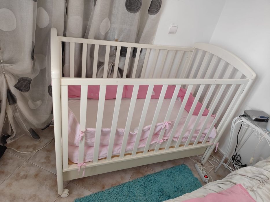 Cama de bebe branca, ikea