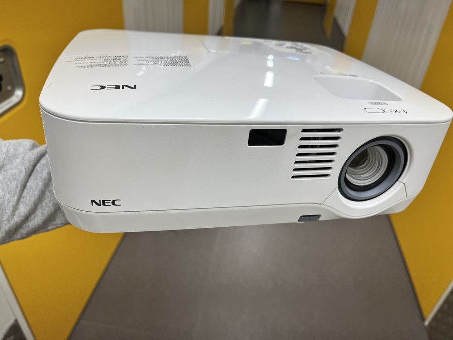 NEC NP500WG - projector - Pouco usado