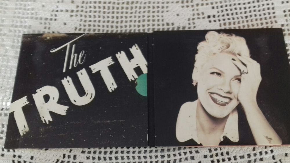 CD'S de 2 grupos diferentes