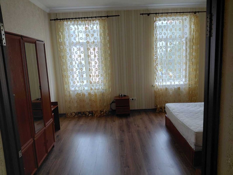 Продам 2-кімнатну квартиру 46 м² з індивідуальним опаленням, центр (район Турецької площі)