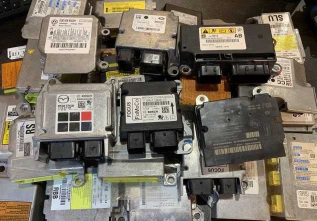 Tesla S 3 X Y Прошивка блоків SRS після аварії 1512876-00-E