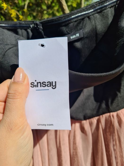 Długa sukienka bez ramiączek maxi tiulowa