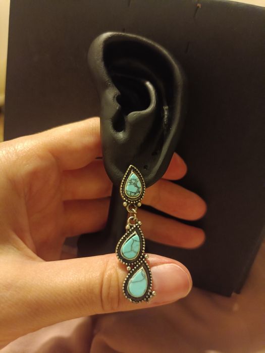 Kolczyki w niebieskim kolorze