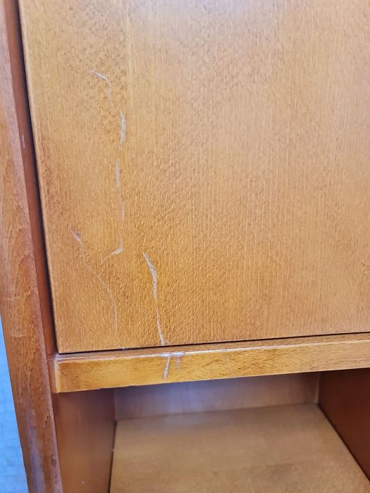 Móvel de sala em madeira maciça