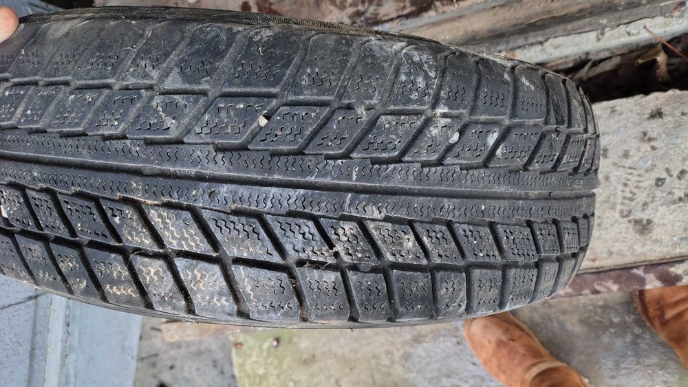 Шини для машини вживані