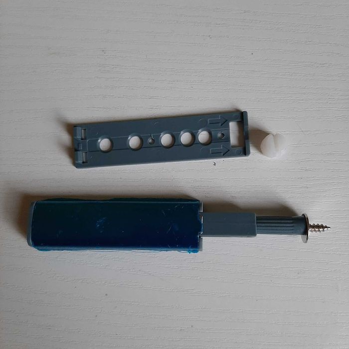 odbojnik magnetyczny push on do szafek