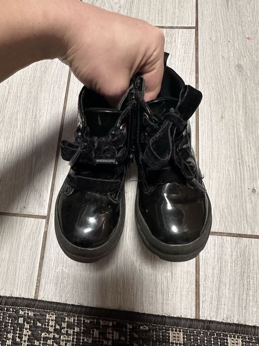 Ботінки на дівчинку hm