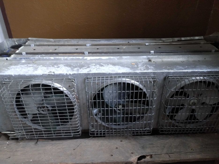 Chłodnia składana z elementów bez agregatu