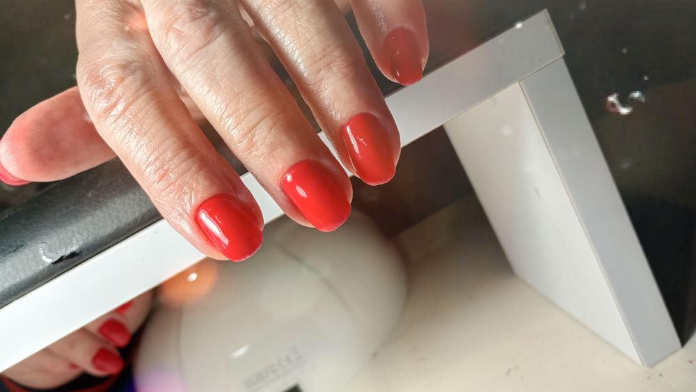 Шукаю  модель на маникюр Таврійський район