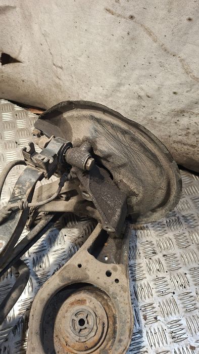 Belka Zawieszenia Tył Vw Passat B7